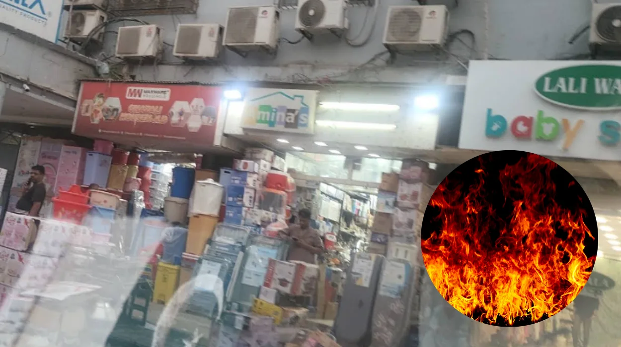 Dozens Missing After Massive Karachi Mall Fire, 21 Killed