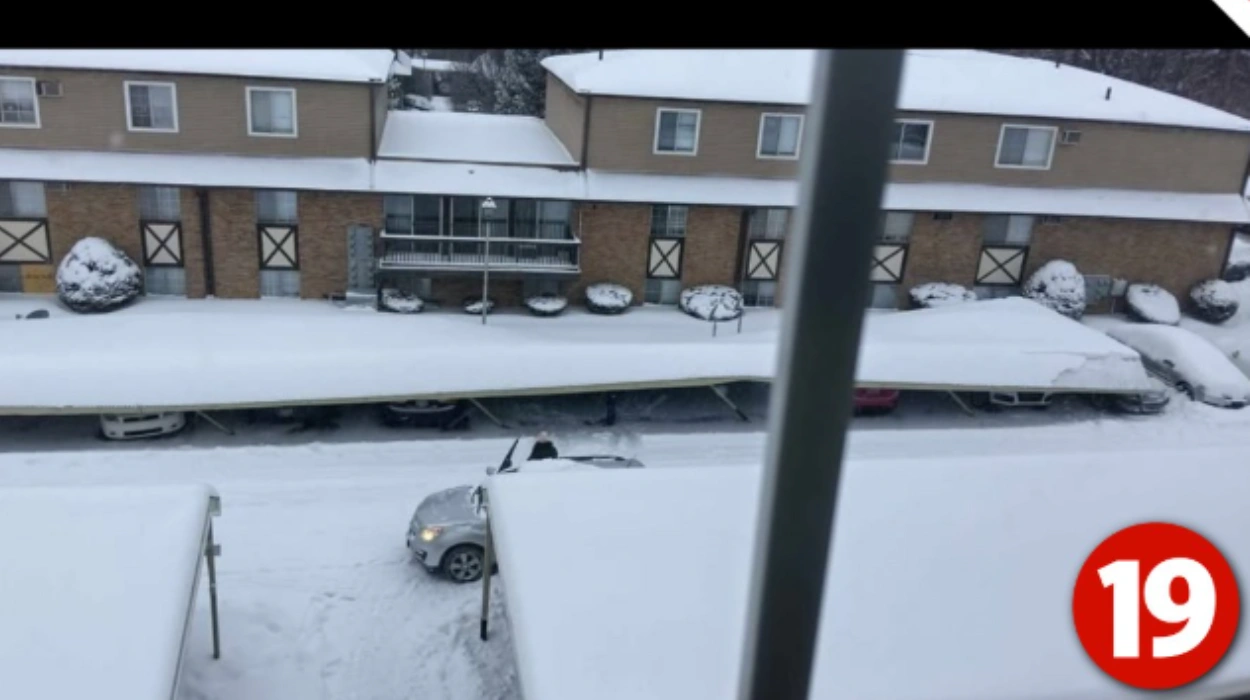 Heavy Snow Causes Canopy Fall on Vehicles at Oak Glen in Canton