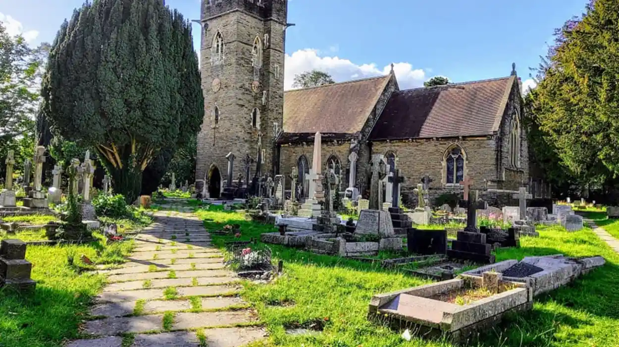 Explore Llandaff's ongoing traffic congestion, causes like roadworks