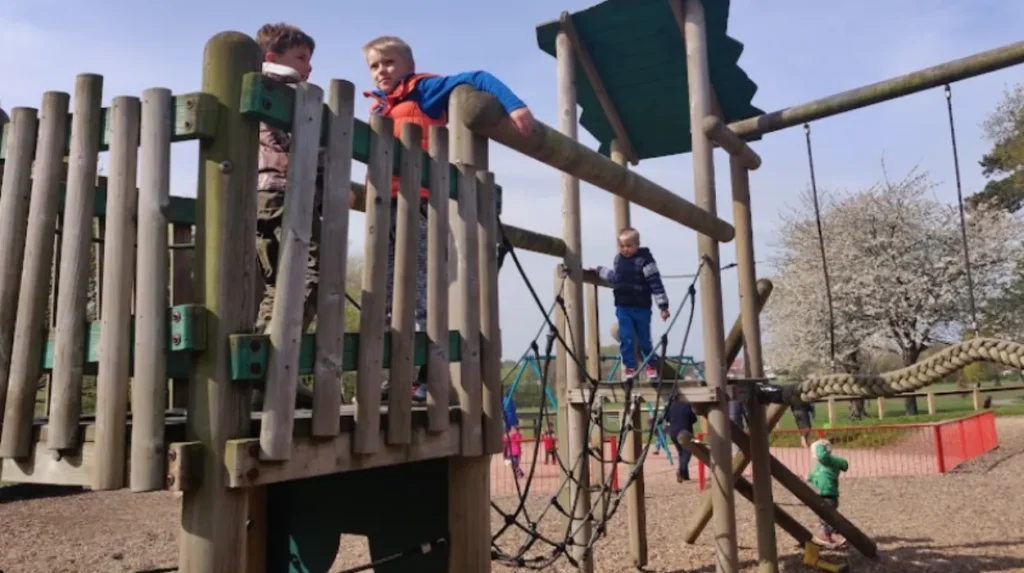 Parking Shortages Heath Suburb: Causes, Impacts &Solutions in Cardiff