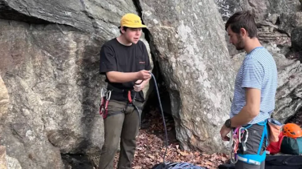 What Is the Minimum and Maximum Number of Quickdraws Required for Rumney Rocks?
