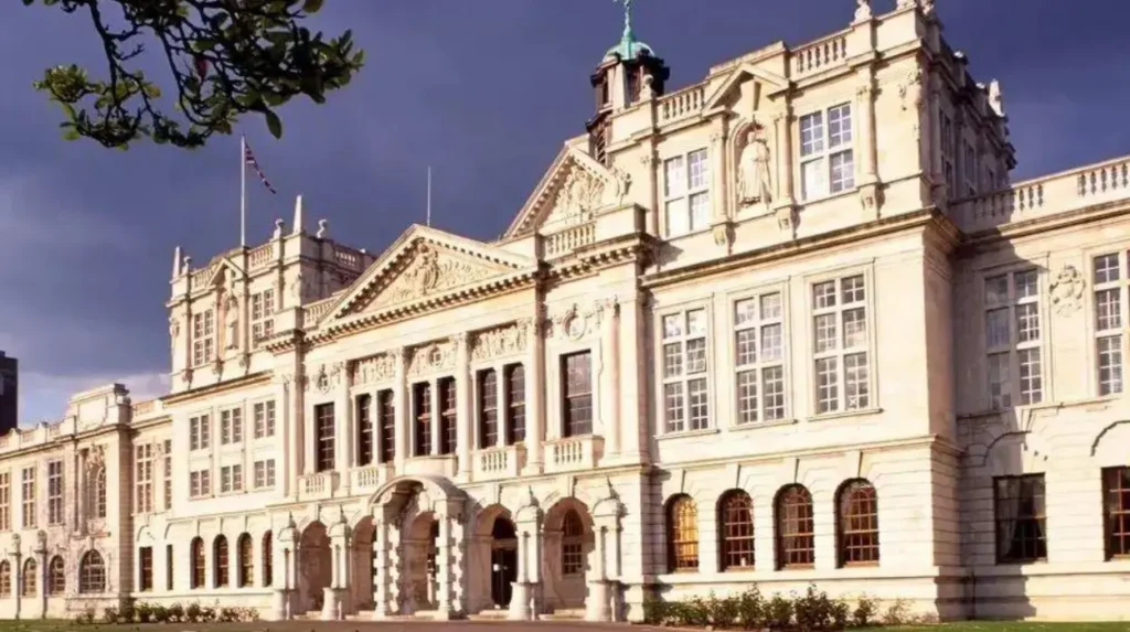 Where is Cardiff University located and what defines its campus?