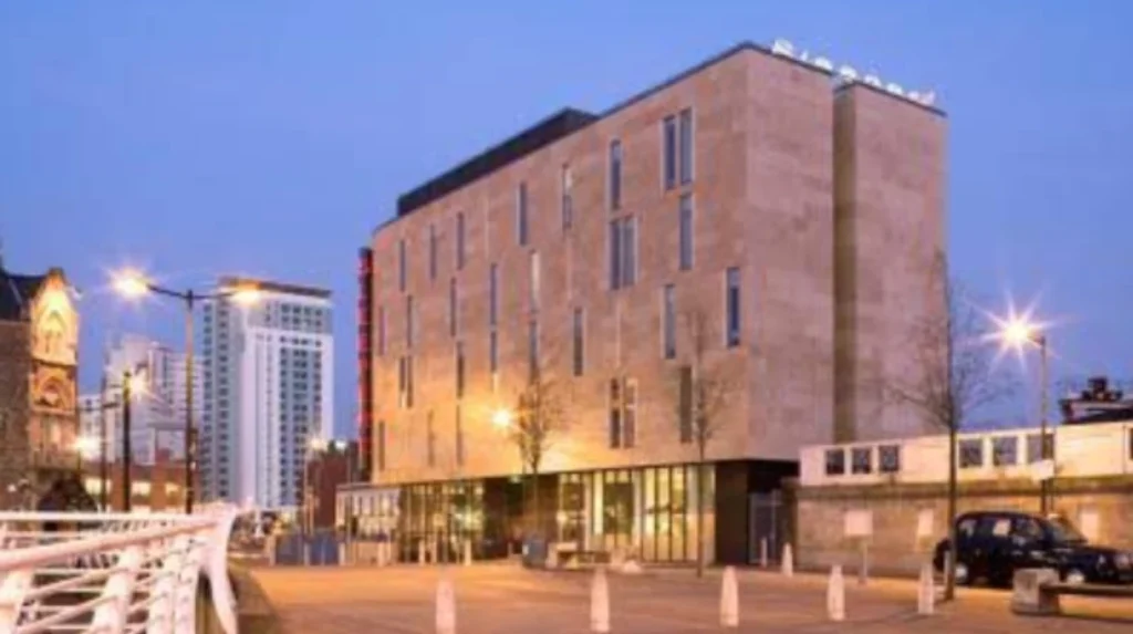 How Far Is Rumney from Cardiff City Center and Major Attractions?