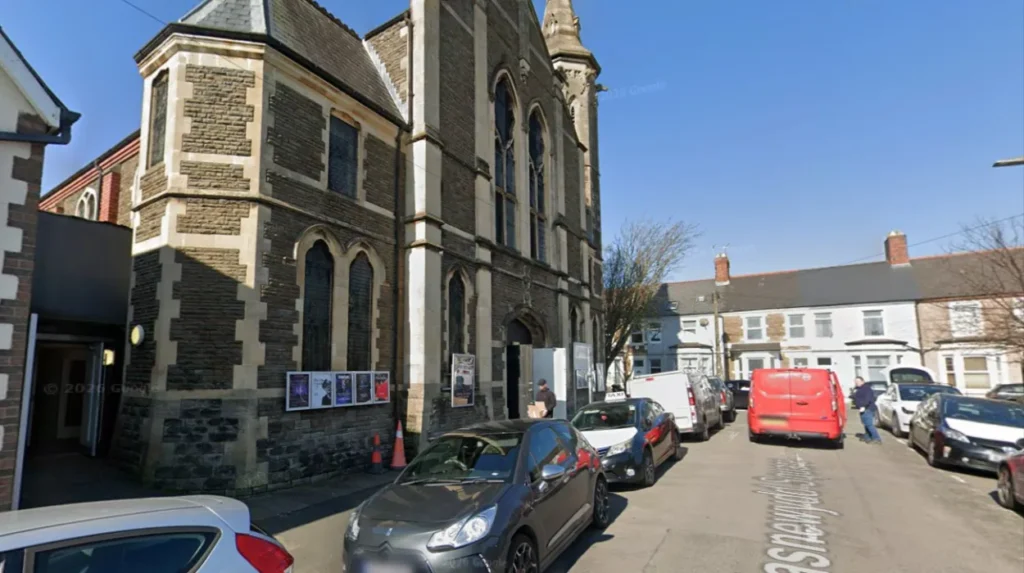 What Architectural Styles Characterize the Roath District?