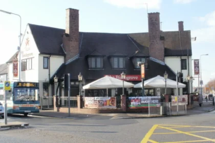 Comprehensive Caerphilly Road Shopping Guide: Discover Top Independent Retailers In Cardiff
