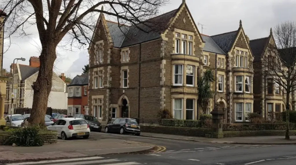 How does Cathedral Road connect to other Cardiff walking routes?