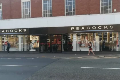 Shopping on Albany Road in Cardiff: Shops, Access and Local Guide