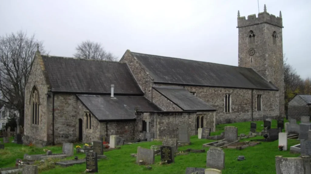 Which active community churches operate in Rumney Cardiff?