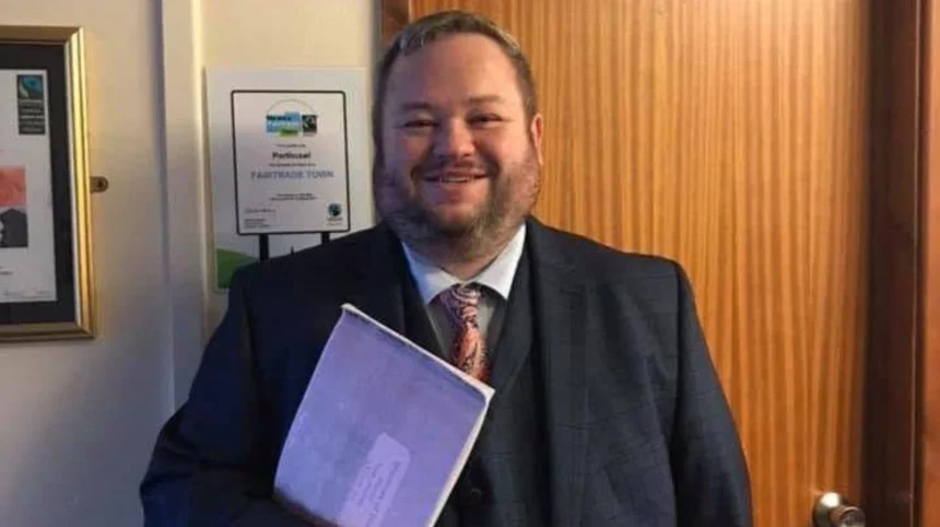 Ex-Educating Cardiff Teacher Gareth Ritter Pleads Guilty to Sexual Assault 2026