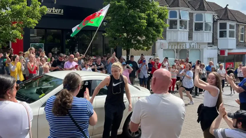 Lauren Price Meets Hometown Fans In Ystrad Mynach Cardiff Fight 2026