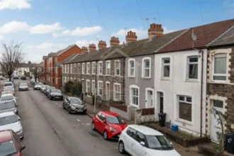 Living in Splott Cardiff Housing, Transport and Local Services