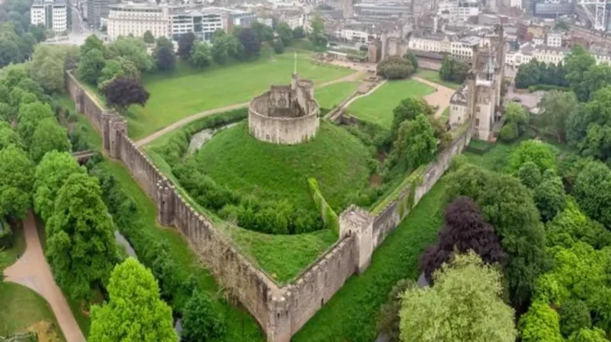 The Oldest Buildings in Cardiff_ Historic Landmarks and Their Stories